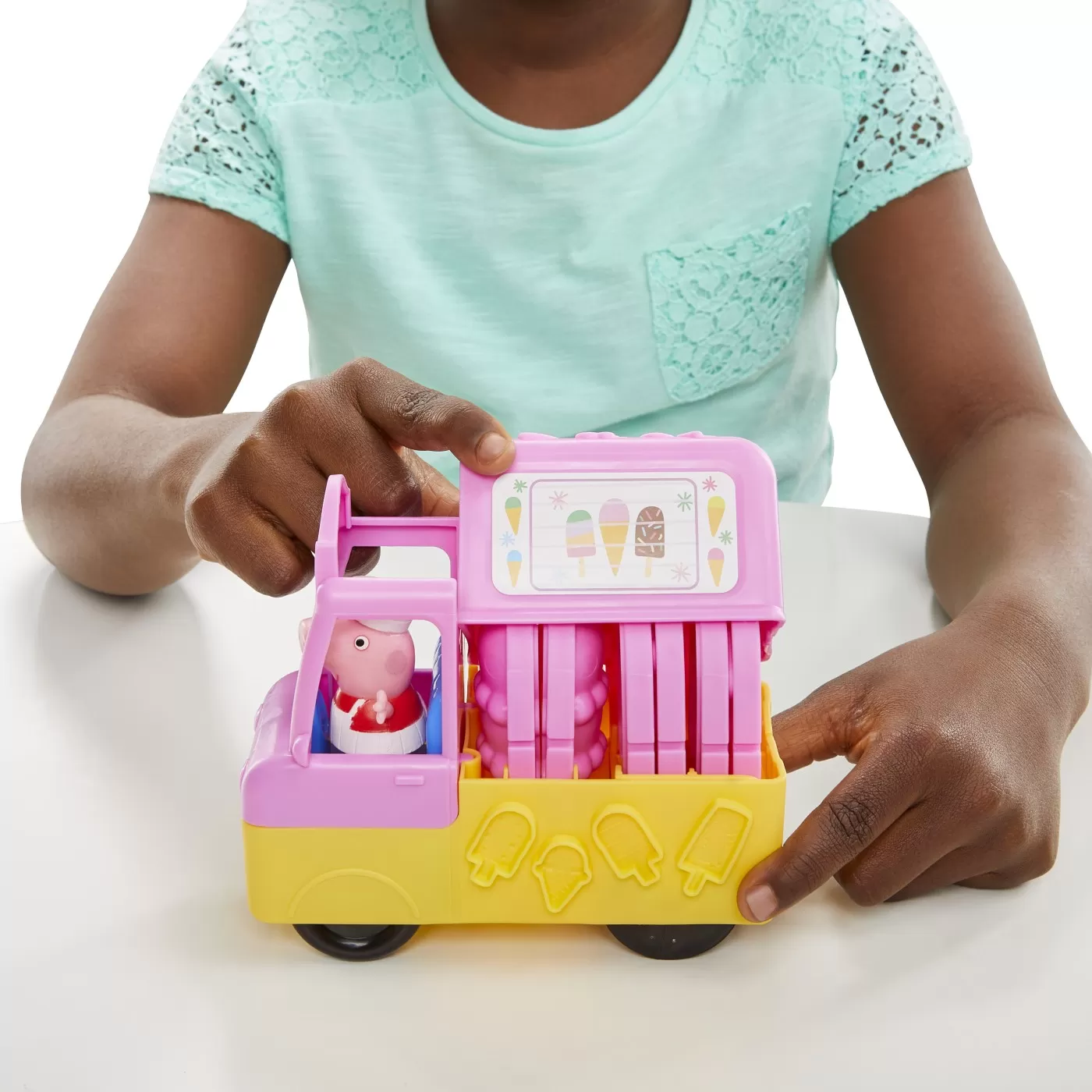 PLAY DOH PEPPA PIG SI MASINA DE INGHETATA [8]