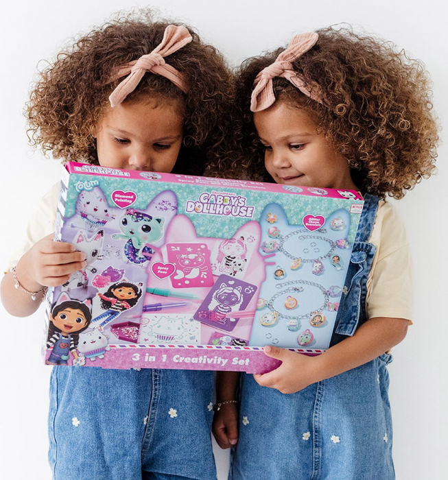 Set creativ 3 in 1, Bratari cu pandantive, carioci spray si diamont painting, Gabby's Dollhouse [10]