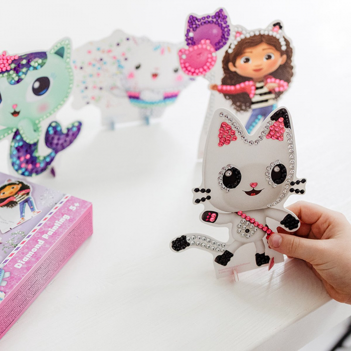 Set creativ 3 in 1, Bratari cu pandantive, carioci spray si diamont painting, Gabby's Dollhouse [6]