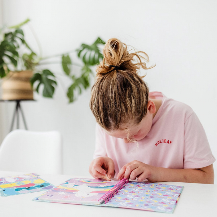 Set creativ cu abtibilduri, lipeste pe numere cu tematica Gabby Dollhouse [5]