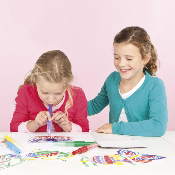 Set creativ de desenat cu sabloane si carioci spray [12]