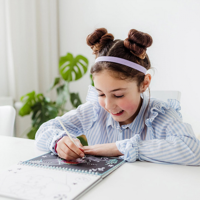 Set creativ de razuit si colorat Editie Aniversara Disney 100 de ani [5]
