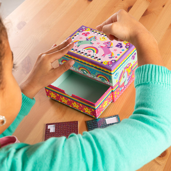 Set creativ DIY Decoreaza propria cutie de bijuterii cu unicorni [5]