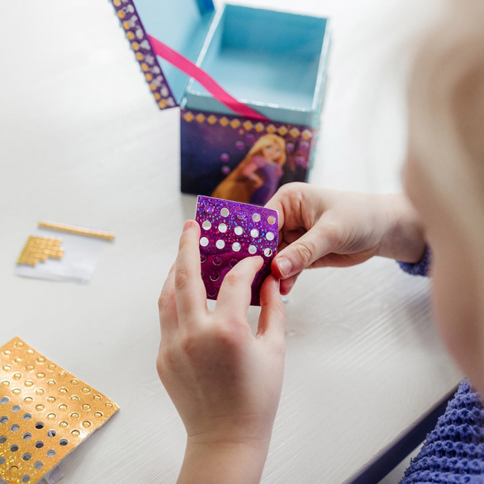 Set creativ DIY Decoreaza propria cutie de bijuterii, Disney Princess [8]