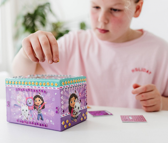 Set creativ DIY Decoreaza propria cutie de bijuterii Gabby's Dollhouse [8]
