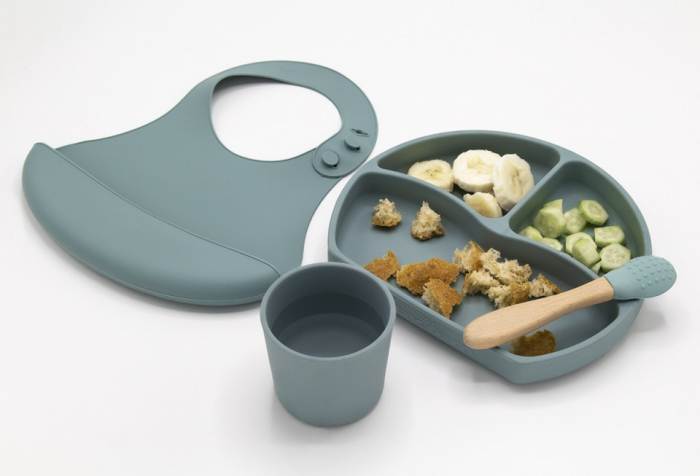 Set diversificare 4 piese din silicon BabyJem: bavetica, farfurie, lingurita si pahar (Culoare: Ecru) [3]