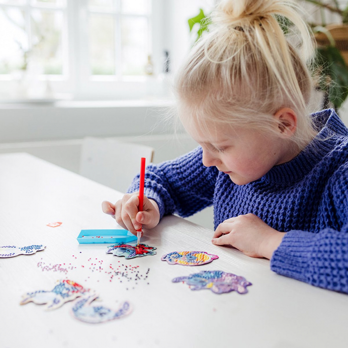 Set DIY creeaza magneti, diamond painting, Lilo si Stitch [7]