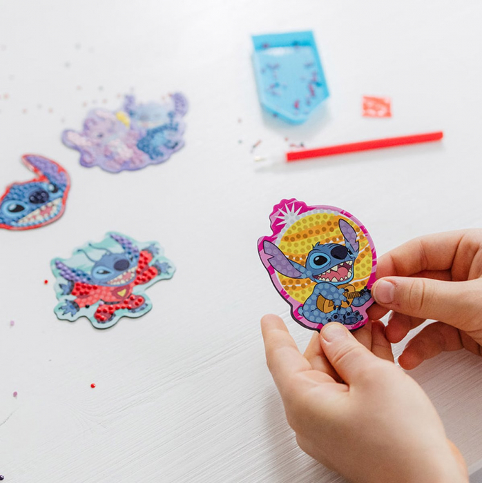 Set DIY creeaza magneti, diamond painting, Lilo si Stitch [6]