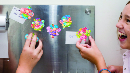 Atelier creativ Modeleaza si picteaza - Zane cu sclipici [4]