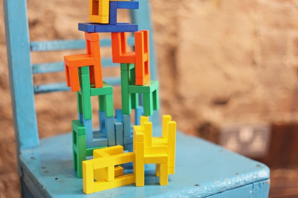 Joc din lemn Echilibru Scaunele colorate Goki [6]