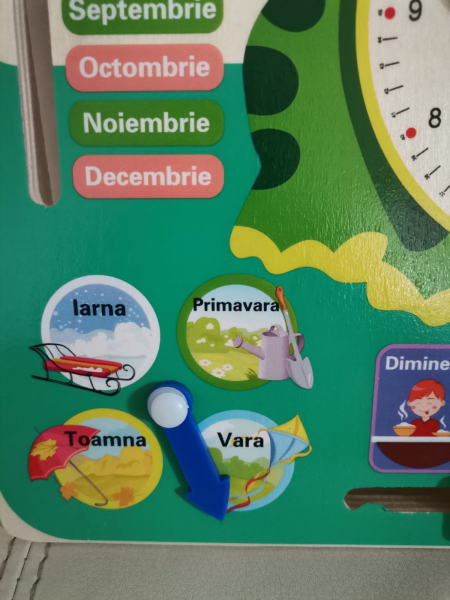 Calendar si ceas din lemn Broscuta in limba romana [5]