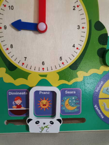 Calendar si ceas din lemn Broscuta in limba romana [4]