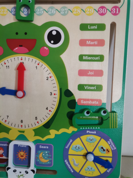 Calendar si ceas din lemn Broscuta in limba romana [3]