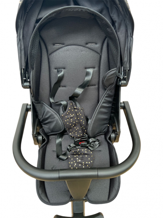 Carucior Deluxe C2, pliabil, reversibil, cu lumini si muzica si 3 pozitii de inclinare, Negru [10]