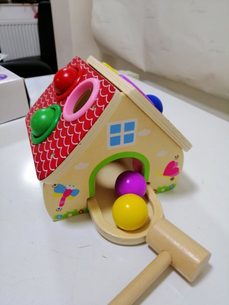 Casuta din lemn multifunctionala cu bile si ceas "BALL HOUSE" [10]