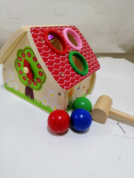 Casuta din lemn multifunctionala cu bile si ceas "BALL HOUSE" [9]