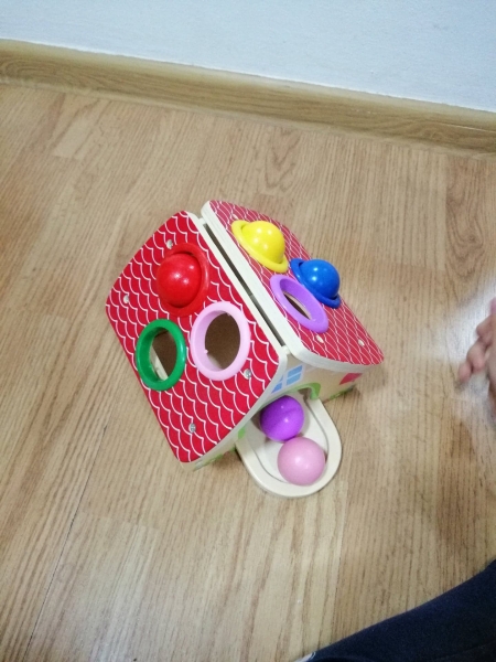 Casuta din lemn multifunctionala cu bile si ceas "BALL HOUSE" [6]