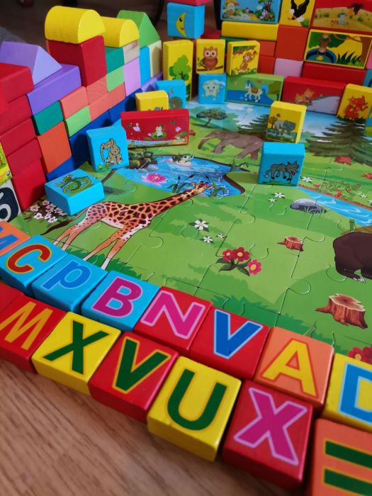 Cuburi din lemn de construit 200 piese cu Litere si animale [5]