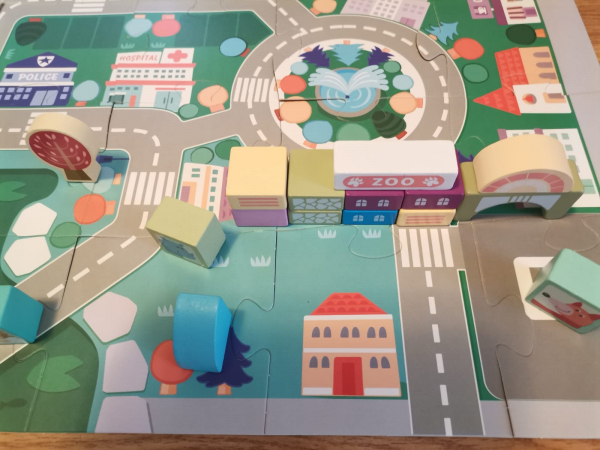 Cuburi din Lemn Orasul cu Covor Puzzle [2]
