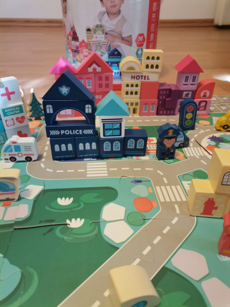 Cuburi din Lemn Orasul cu Covor Puzzle [4]