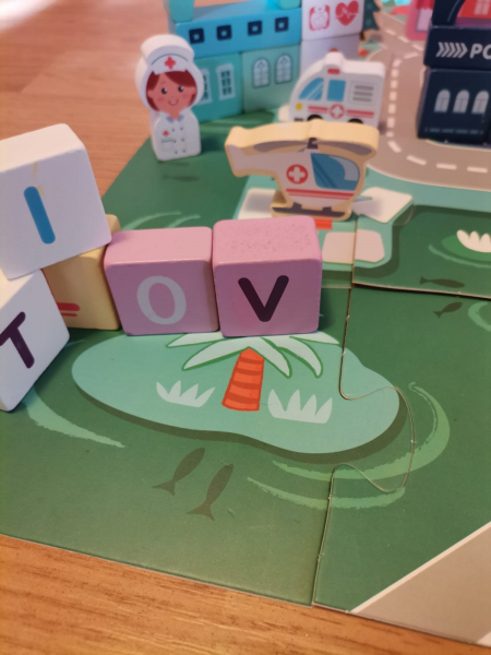 Cuburi din Lemn Orasul cu Covor Puzzle [21]