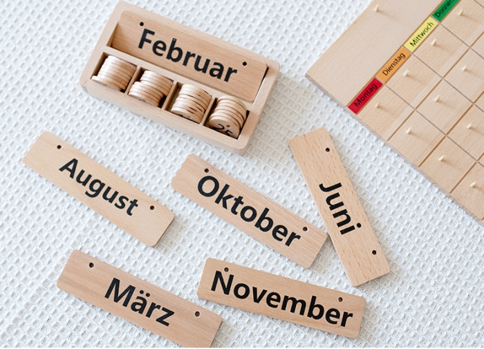 Joc Lemn Montessori Busy Board Calendar cu Lunile Anului Anotimpuri [6]