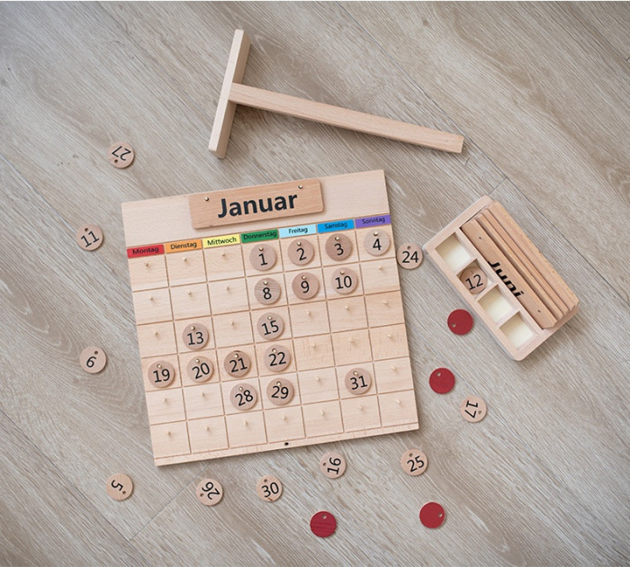 Joc Lemn Montessori Busy Board Calendar cu Lunile Anului Anotimpuri [5]