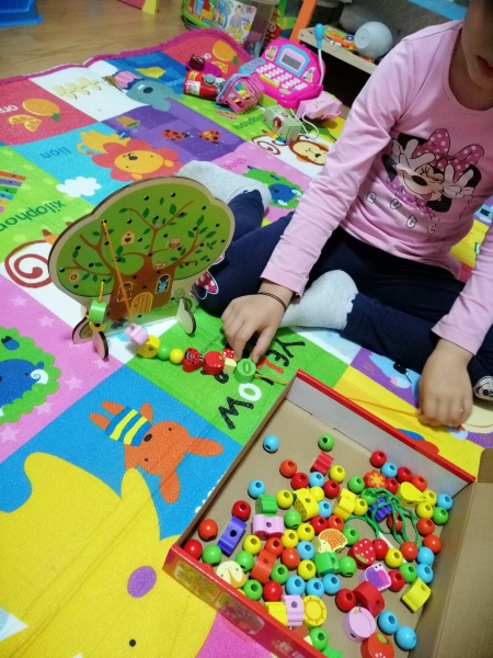 Jucarie de Lemn Snuruit Copacul - Anotimpurile cu margele si fructe 102 piese [6]
