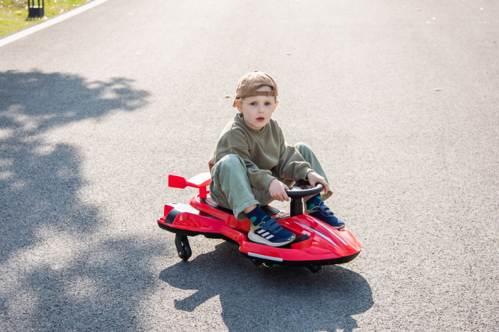 Kart Electric Drift 12V pentru Copii cu Lumini LED, Muzica Bluetooth, Rotire 360° Rosu [6]