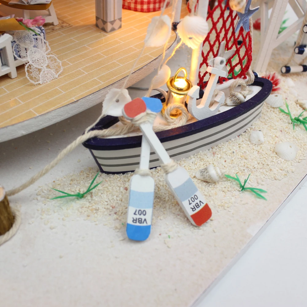 Kit Casa de Plaja in Miniatura DIY – Vila Artizanala cu Mobilier si Lumini LED [9]