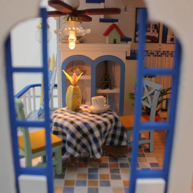Kit Casa de Plaja in Miniatura DIY – Vila Artizanala cu Mobilier si Lumini LED [5]