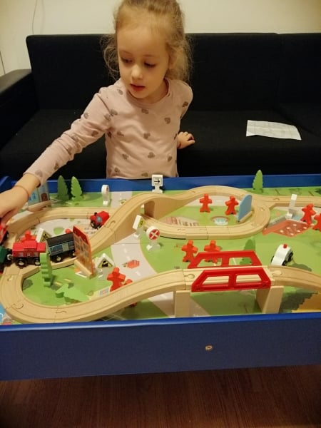 Masuta din Lemn Oraselul cu Tren si Accesorii [6]