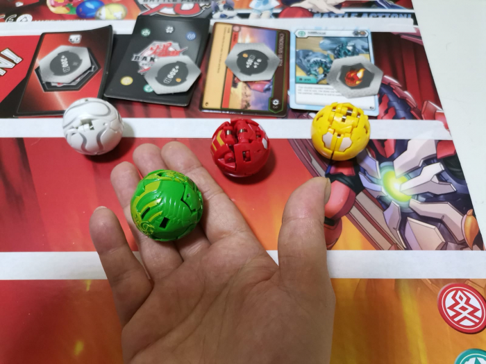 Set 4 bile Bakugan Battle Planet [4]