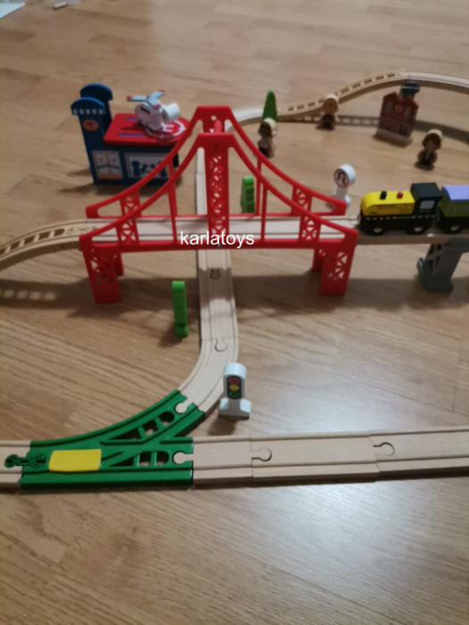 Set Ciruit Tren din lemn Mare  cu semne de circulatie [5]