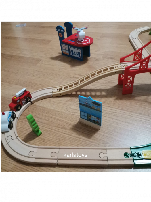 Set Ciruit Tren din lemn Mare  cu semne de circulatie [4]