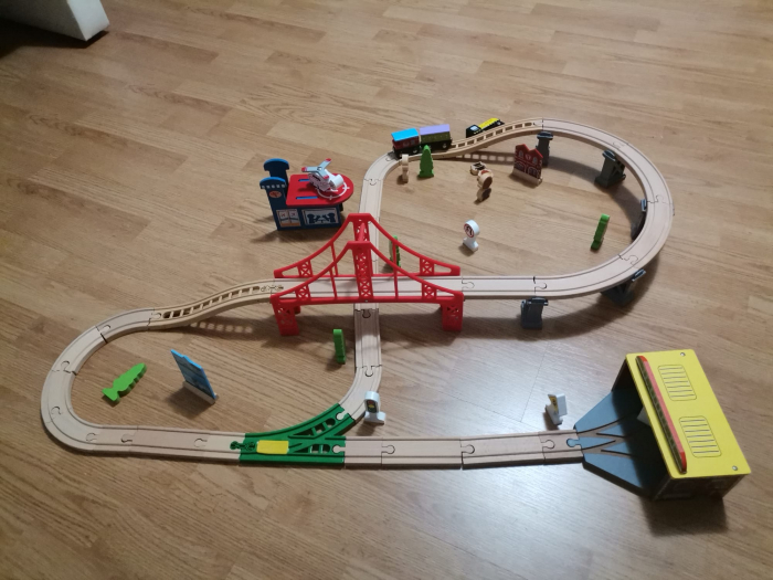 Set Ciruit Tren din lemn Mare  cu semne de circulatie [9]