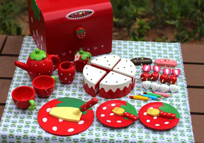 Set din lemn Cutia de picnic Capsuni Ceai si Tort [8]