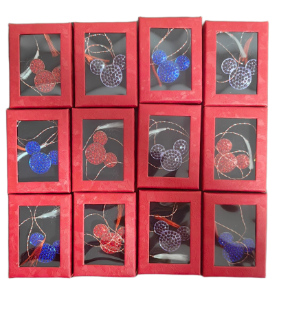 Cadouri - Set 12 Martisoare Brose in Forma de Mickey Mouse – Cu Cutie Cadou si Snur Traditional Alb-Rosu