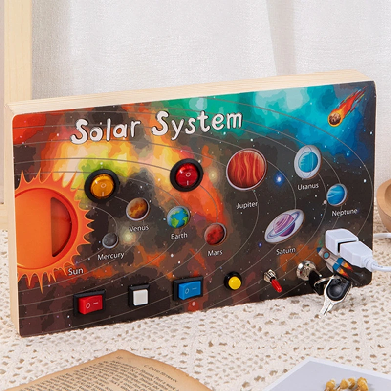 Table educative (3 ani +) - Jucărie Senzorială Busy Board - Sistemul Solar din Lemn cu Lumina LED