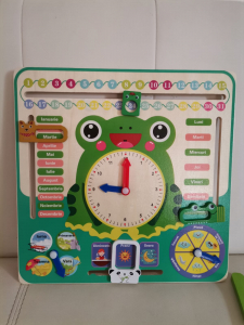 Table educative (3 ani +) - Calendar si ceas din lemn Broscuta in limba romana