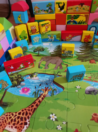 Cuburi din lemn de construit 200 piese cu Litere si animale [6]