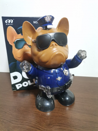 Masinute si Trenulete (3 ani+) - Robotul Catelul Politist ce lumineaza si canta Police Dog