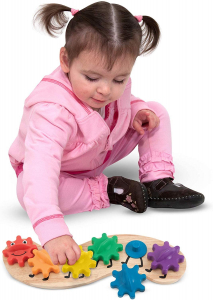 Jucarii din lemn si Montessori - Joc din lemn cu Angrenaje multicolore Melissa and Doug