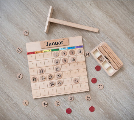 Joc Lemn Montessori Busy Board Calendar cu Lunile Anului Anotimpuri [4]