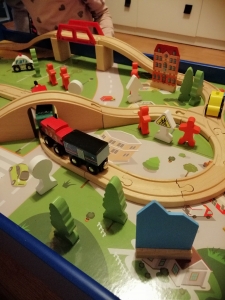 Masuta din Lemn Oraselul cu Tren si Accesorii [10]