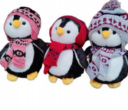 Pinguin de plus realist cu caciula si fular 30 cm [1]