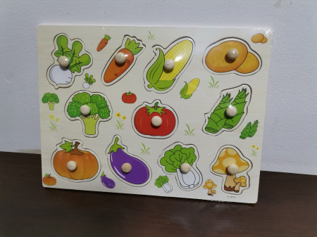 Puzzle din Lemn cu Maner Fructe - Animale - Vehicole - Legume [1]