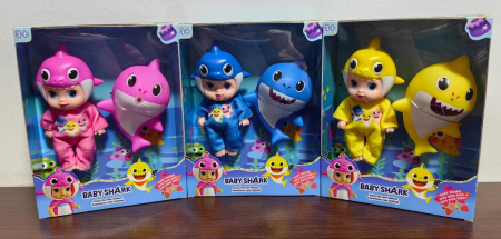 Figurine Desene Animate( 3 ani +) - Set 3 Figurine Baby Shark cu 3 Bebeleusi costumati