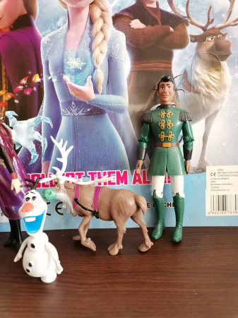 Set 5 figurine tip Frozen 2 Ana si Elsa [1]