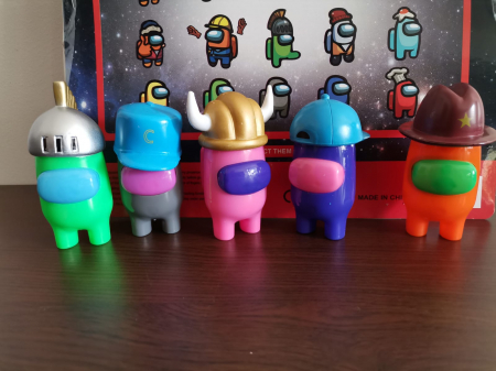 Papusi -Casute- Masute infrumusetare ( 3 ani +) - Set 5 Figurine Among Us Multicolore